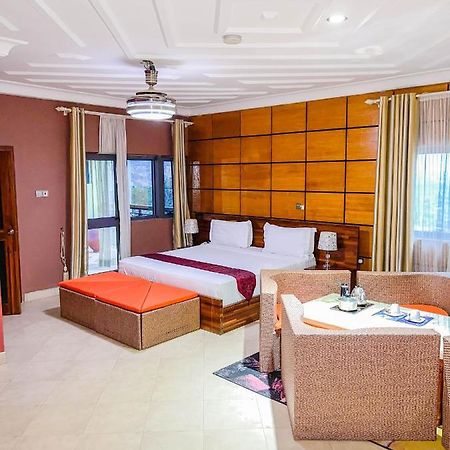 Triple Hill Hotel Weija 外观 照片