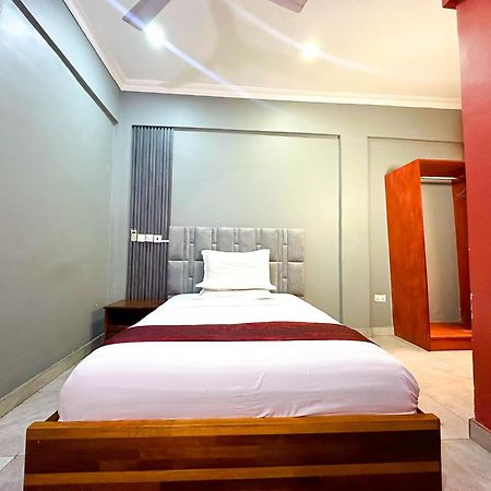 Triple Hill Hotel Weija 外观 照片