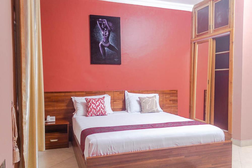 Triple Hill Hotel Weija 外观 照片