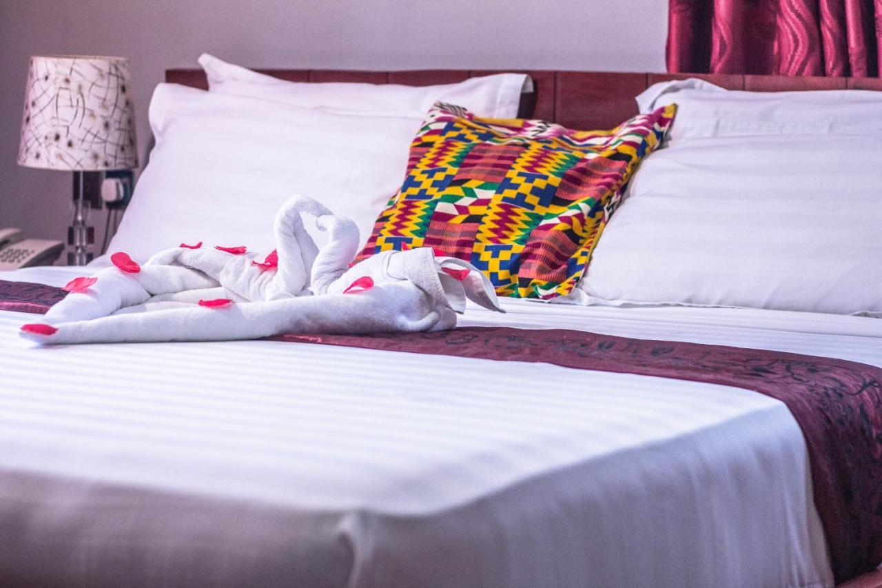 Triple Hill Hotel Weija 外观 照片