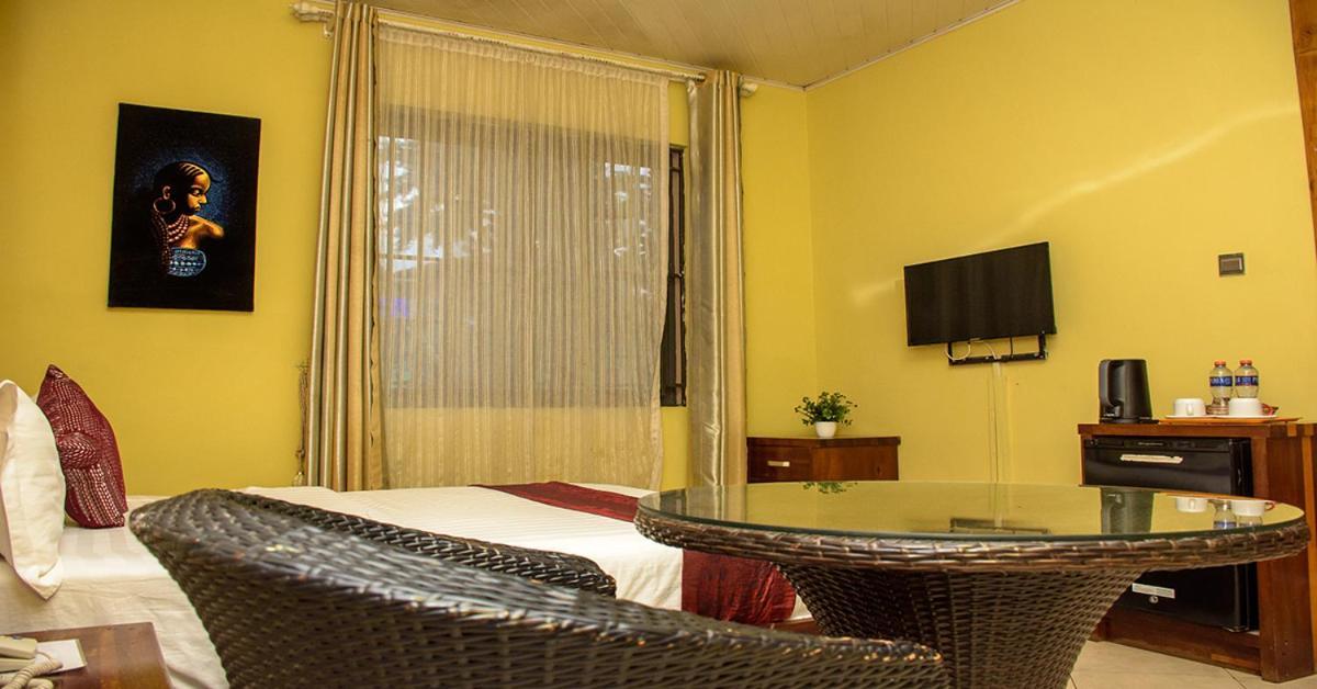 Triple Hill Hotel Weija 外观 照片