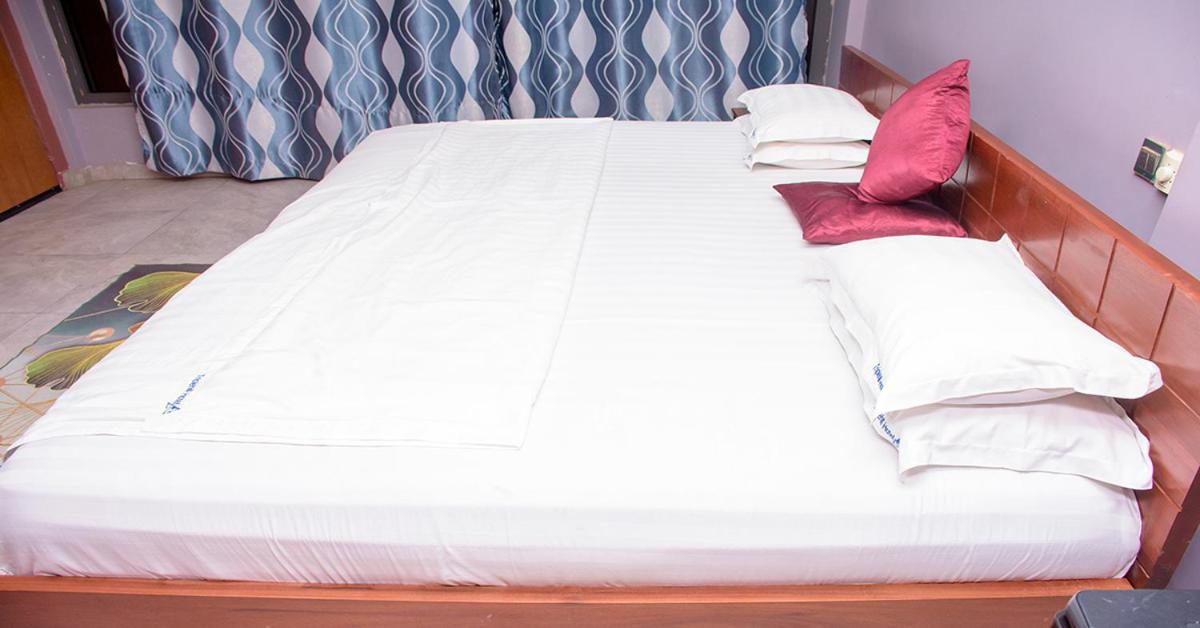 Triple Hill Hotel Weija 外观 照片