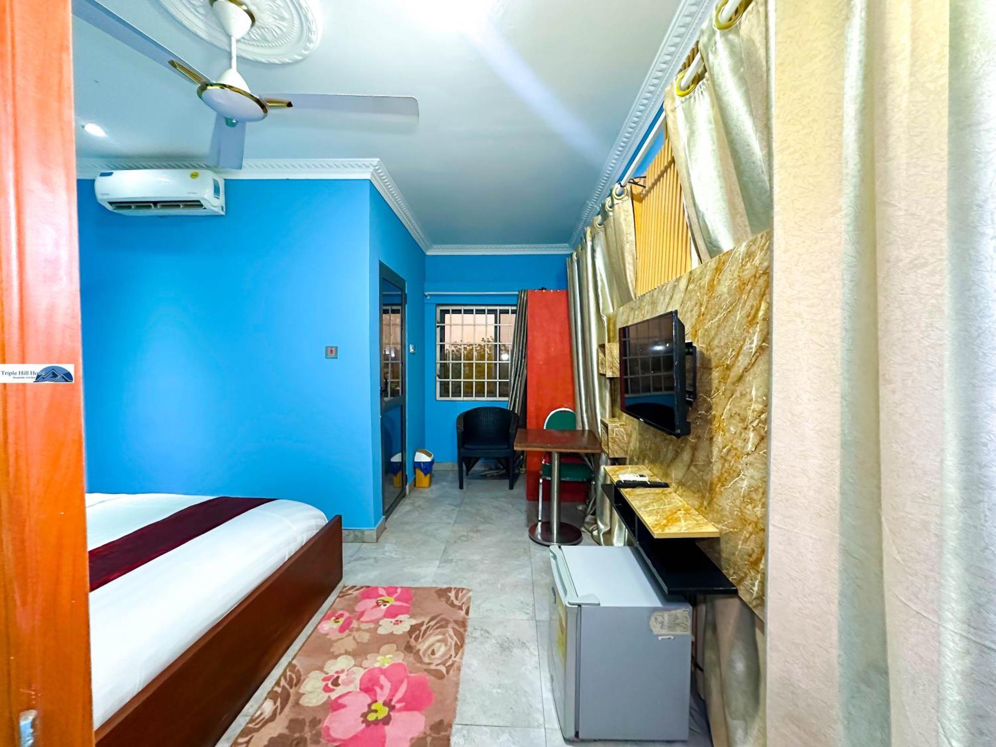 Triple Hill Hotel Weija 外观 照片